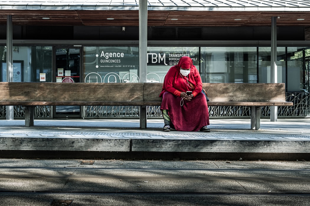 woman in coronavirus mask